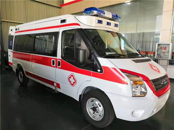 南江县福特V362救护车